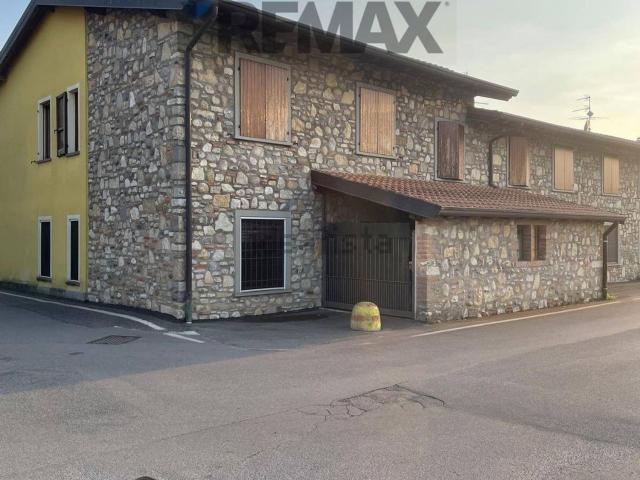 Appartamento in vendita di 90 m² in Via San Cassiano, 16