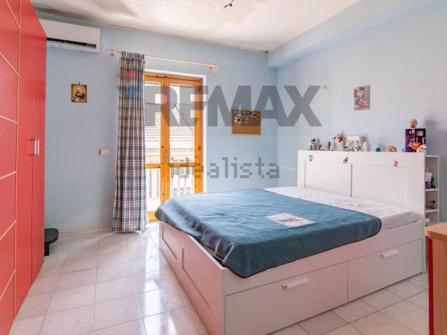 Appartamento in vendita di 90 m² in Via Salvo D&apos Acquisto, 21