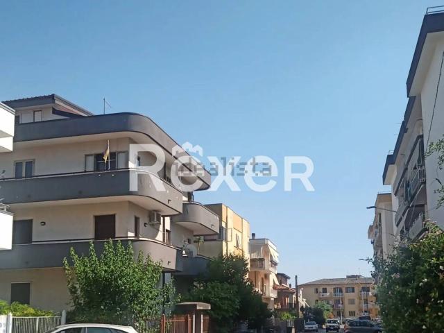 Appartamento in vendita di 90 m² in Via Salvo D&apos Acquisto