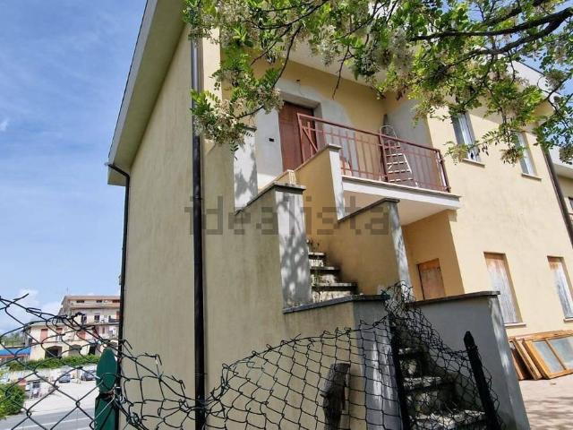 Appartamento in vendita di 90 m² in Via Salaria Vecchia