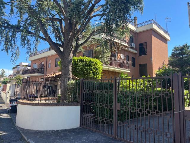 Appartamento in vendita di 90 m² in Via Segrate