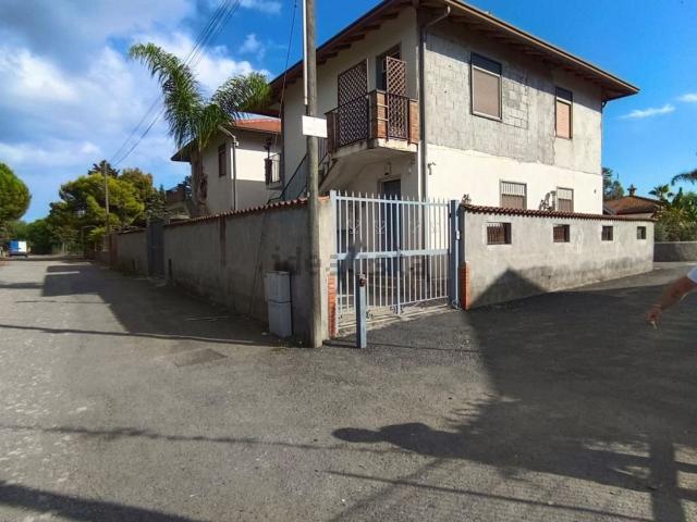 Appartamento in vendita di 90 m² in Via Smeriglio