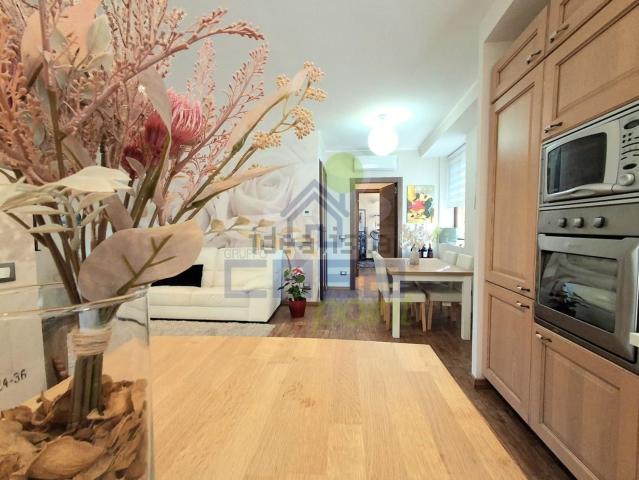 Appartamento in vendita di 90 m² in Via SS. Naborre e Felice