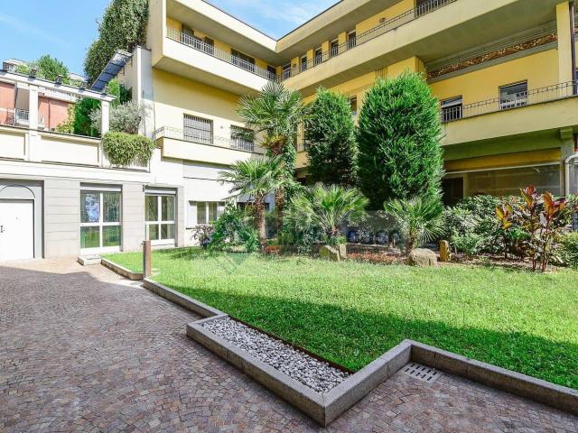 Appartamento in vendita di 90 m² in Via Stefano da Seregno
