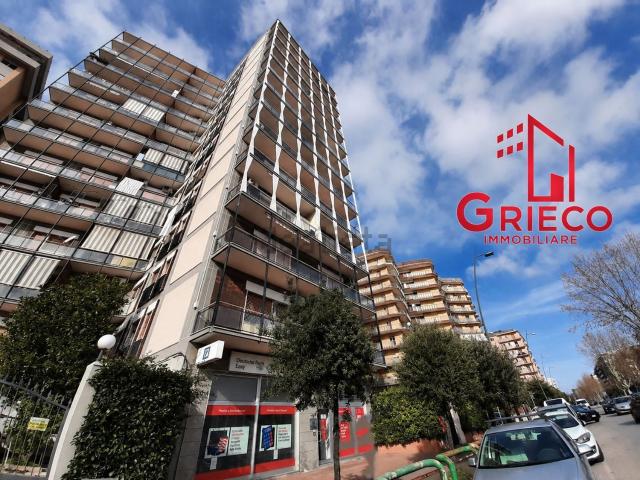 Appartamento in vendita di 90 m² in Viale Magna Grecia, 318