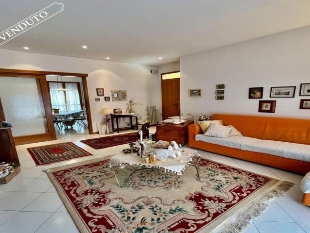 Appartamento in vendita di 90 m² in Viale Mario Fabiani