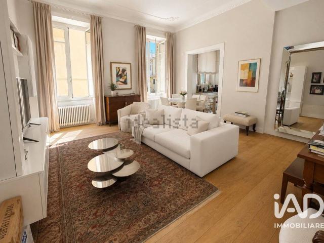 Appartamento in vendita di 90 m² in Viale Martiri della Libertà, 36