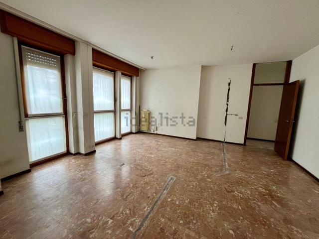 Appartamento in vendita di 90 m² in Viale Milano, 16