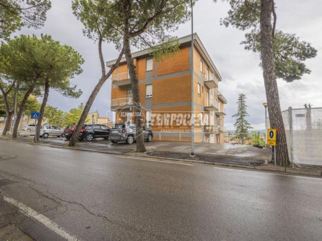 Appartamento in vendita di 90 m² in Viale Montolmo, 3