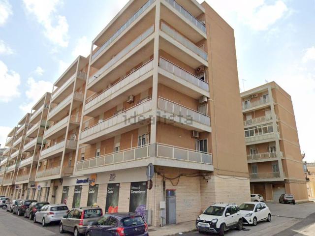 Appartamento in vendita di 90 m² in Viale Algeri, 51