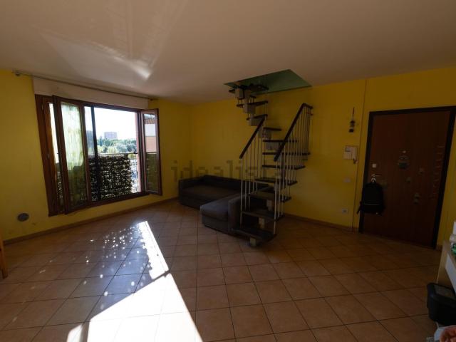 Appartamento in vendita di 90 m² in Viale Alessandro Guidoni, 16
