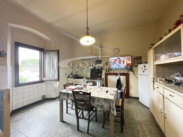 Appartamento in vendita di 90 m² in Viale Angelo Zampini, 11