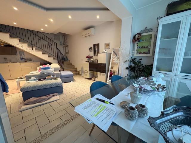Appartamento in vendita di 90 m² in Viale Brunate, 24