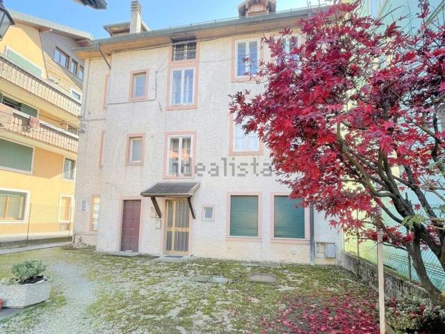 Appartamento in vendita di 90 m² in Viale dei Patrioti, 55