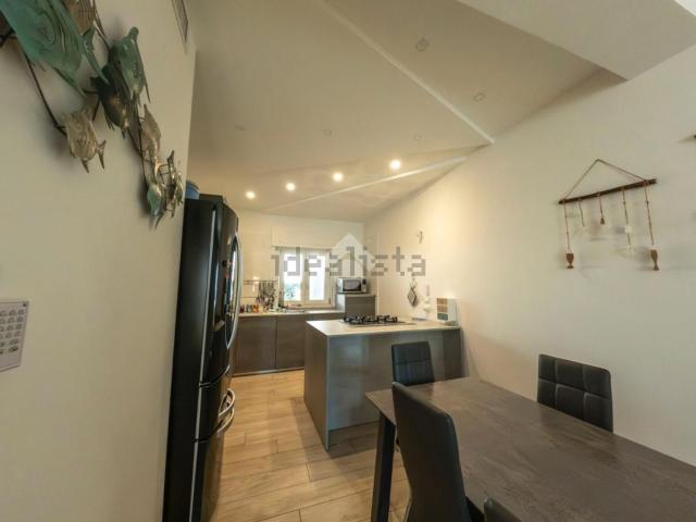 Appartamento in vendita di 90 m² in Viale dei Pini, 30