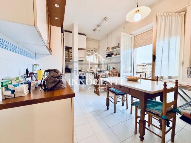 Appartamento in vendita di 90 m² in Viale Giacomo Puccini, 54100