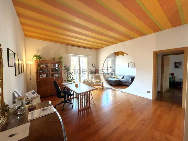 Appartamento in vendita di 90 m² in Viale Giulio Cesare, 24