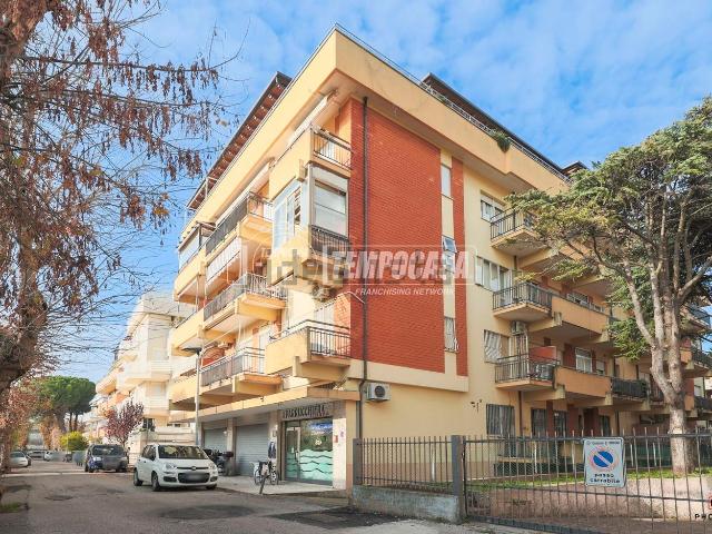 Appartamento in vendita di 90 m² in Viale Giuseppe Giusti