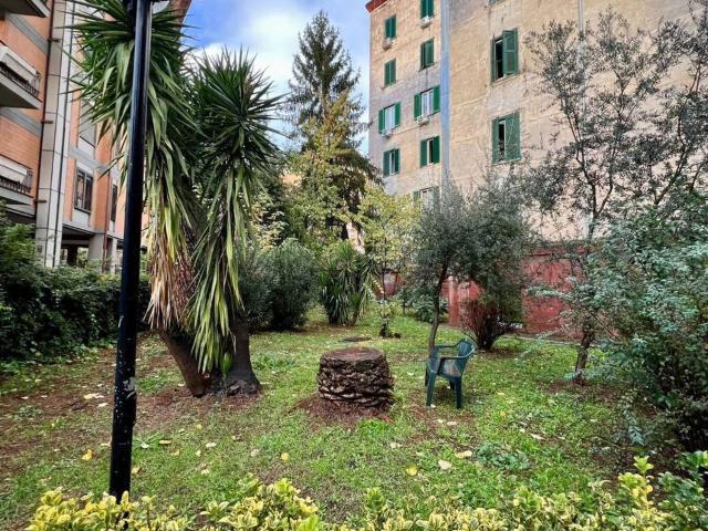 Appartamento in vendita di 90 m² in Viale Jonio, 244