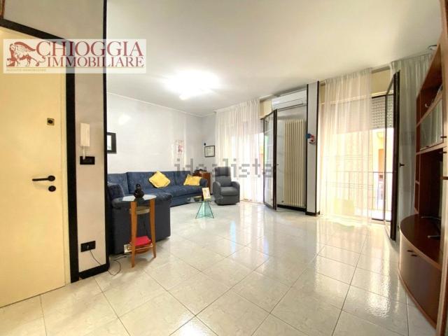 Appartamento in vendita di 90 m² in Viale Tirreno, 56