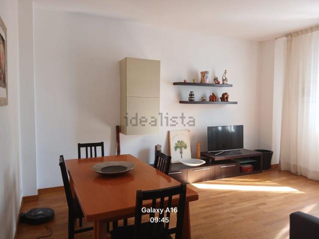Appartamento in vendita di 90 m² in Viale Ugo Foscolo