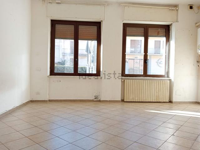Appartamento in vendita di 90 m² in Viale varallo, 120