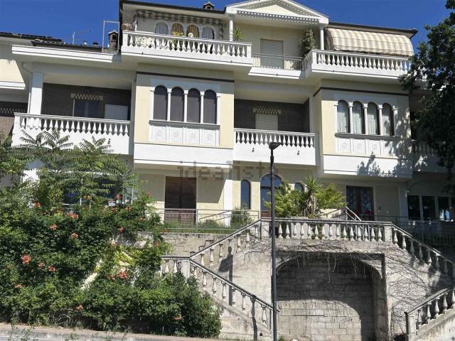 Appartamento in vendita di 90 m² in Via Santa Maria, 7