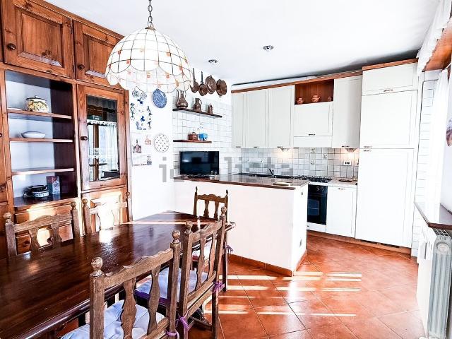 Appartamento in vendita di 91 m² in Via Umberto I