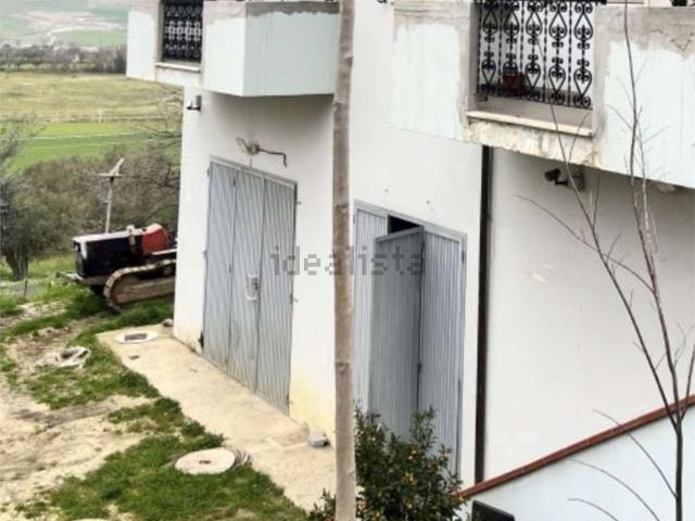 Appartamento in vendita di 91 m² in Via Belvedere, 21