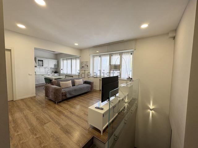 Appartamento in vendita di 91 m² in Via Carlo de Cristoforis, 12