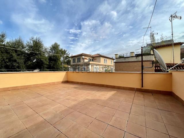 Appartamento in vendita di 91 m² in Via dei Corneli, 46