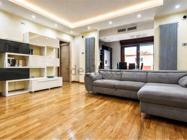 Appartamento in vendita di 91 m² in Via dei Garibaldini