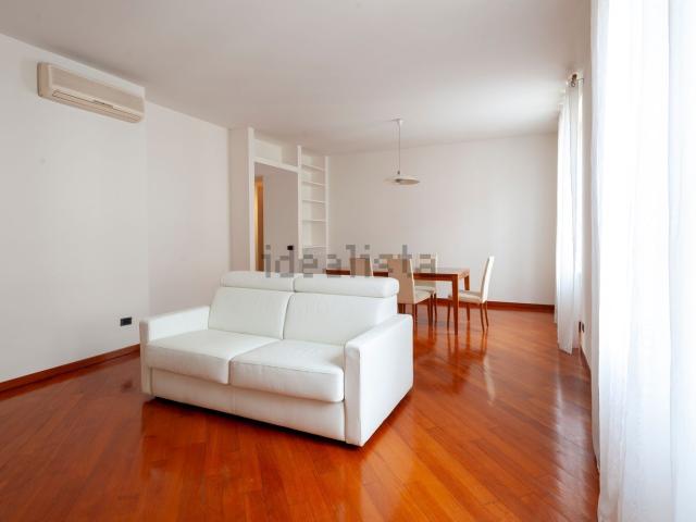 Appartamento in vendita di 91 m² in Via Felice Bellotti, 4
