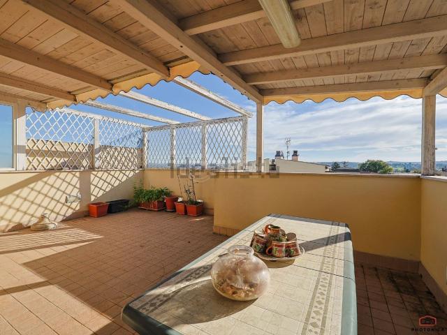 Appartamento in vendita di 91 m² in Via Ferrara