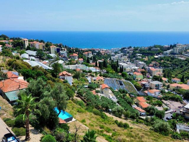 Appartamento in vendita di 91 m² in Via G. D&apos Annunzio, 67