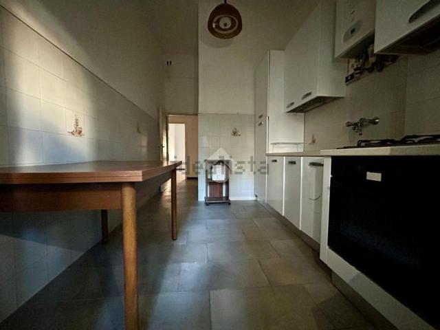 Appartamento in vendita di 91 m² in Via Leopoldo Pellas, 38