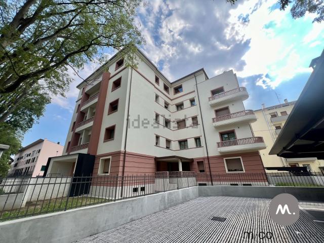 Appartamento in vendita di 91 m² in Via Montereale, 17