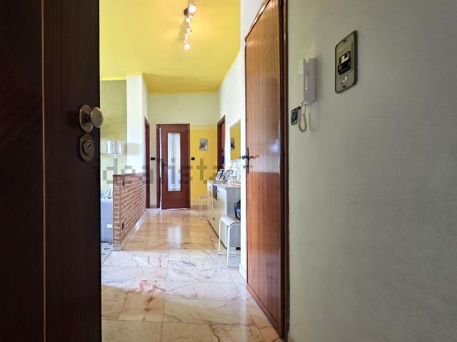 Appartamento in vendita di 91 m² in Via Monti, 11