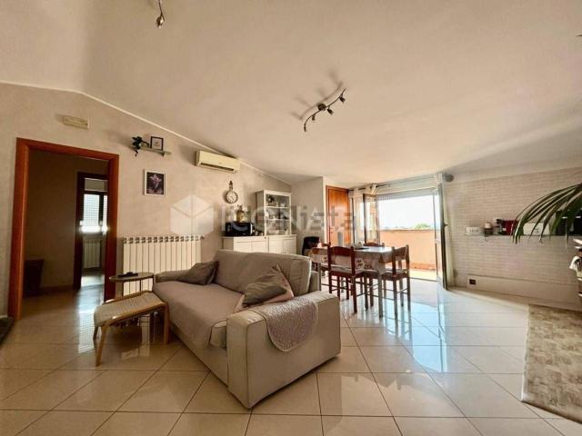 Appartamento in vendita di 91 m² in Via Parri