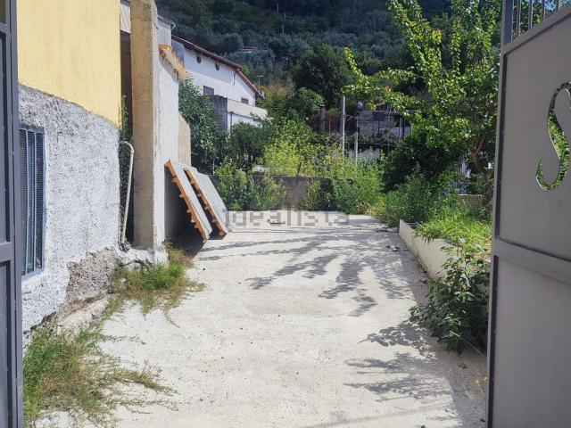 Appartamento in vendita di 91 m² in Via Raffaele Vitale