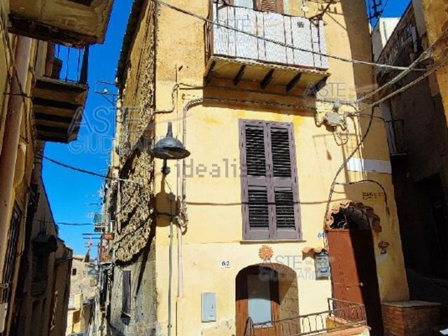Appartamento in vendita di 91 m² in Via Santa Maria dei Greci, 60