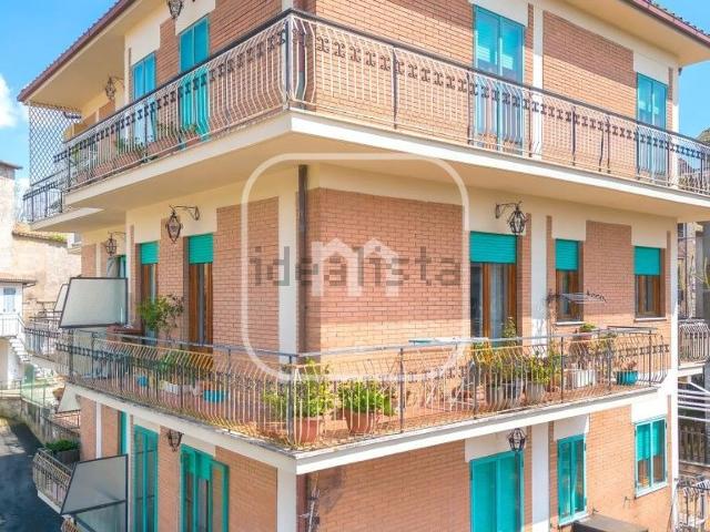 Appartamento in vendita di 91 m² in Via San Francesco D&apos Assisi, 19