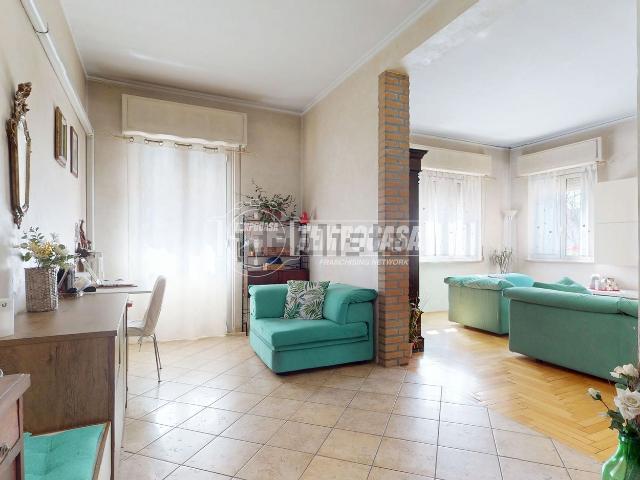 Appartamento in vendita di 91 m² in Viale Oslavia, 1
