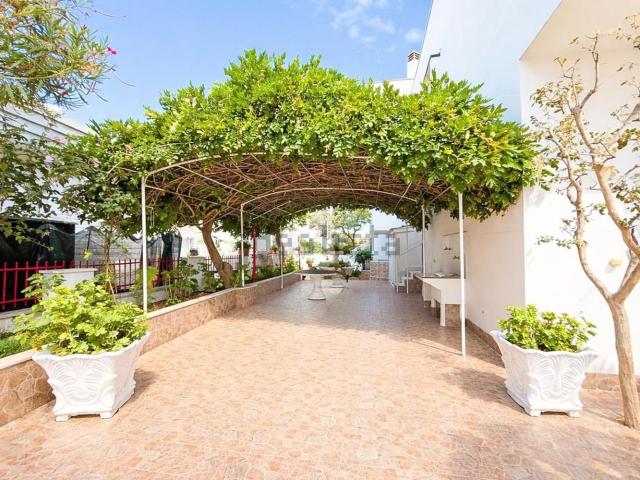 Appartamento in vendita di 91 m² in Viale Pietra Maura, 43
