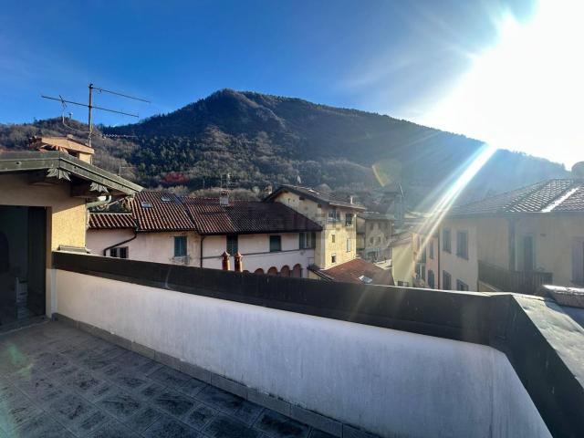 Appartamento in vendita di 92 m² in Piazza Monte Grappa, 45