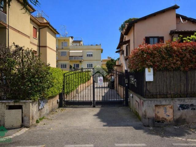 Appartamento in vendita di 92 m² in Via Taurianova, 61