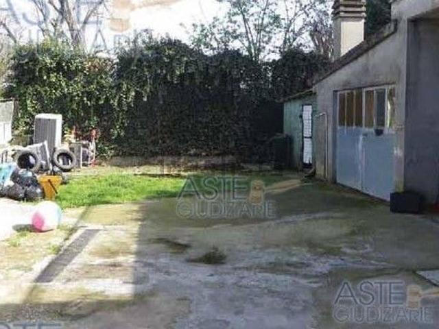 Appartamento in vendita di 92 m² in Via Tomba