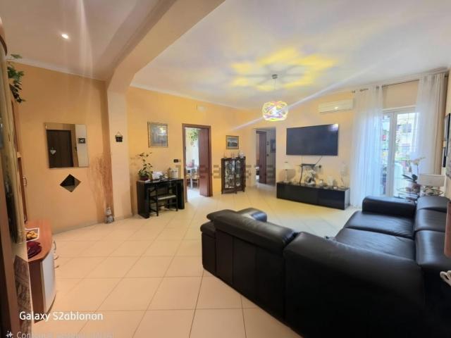 Appartamento in vendita di 92 m² in Via Torricelli Pescatori, 48