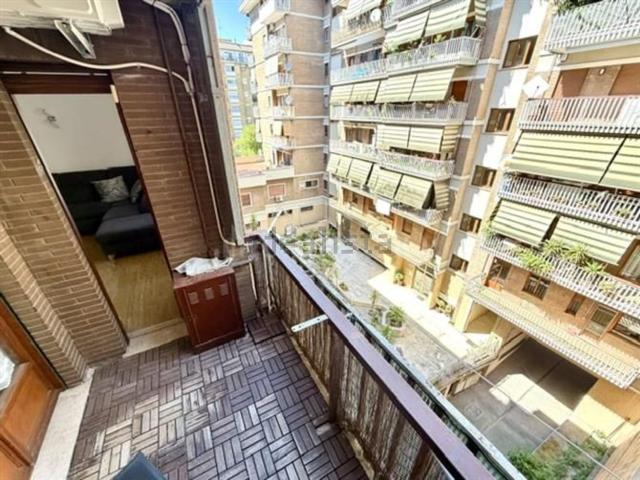 Appartamento in vendita di 92 m² in Via Tuscolana