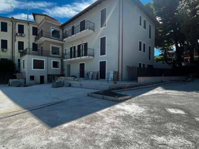 Appartamento in vendita di 92 m² in Via Vecchia di Marino, 10